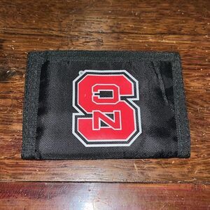 New NC State Wolfpack Mens or Women’s Card Case Slim Tri-Fold NCAA Wallet Black